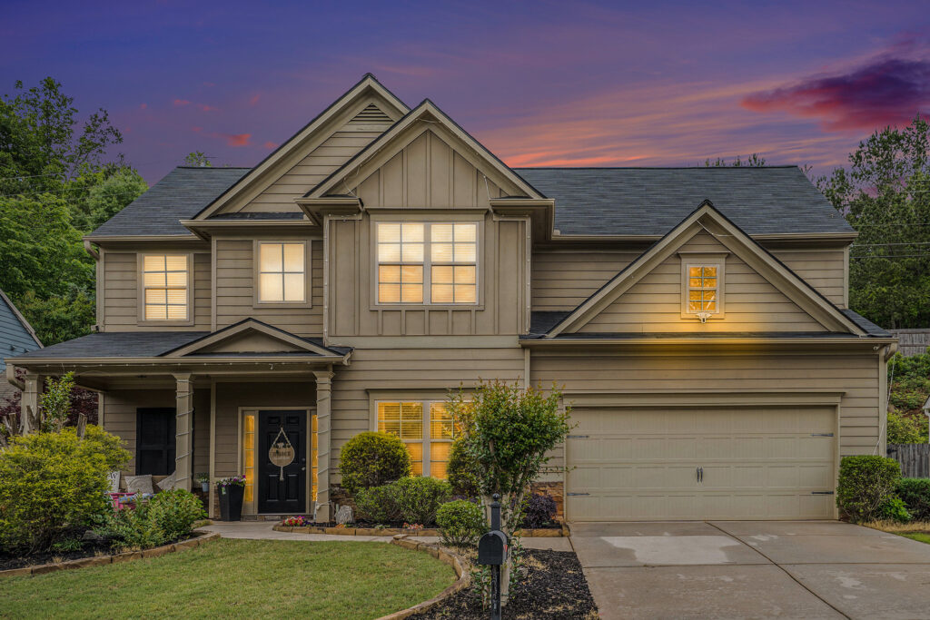 001_230_haleys_court_0073-twilight_488