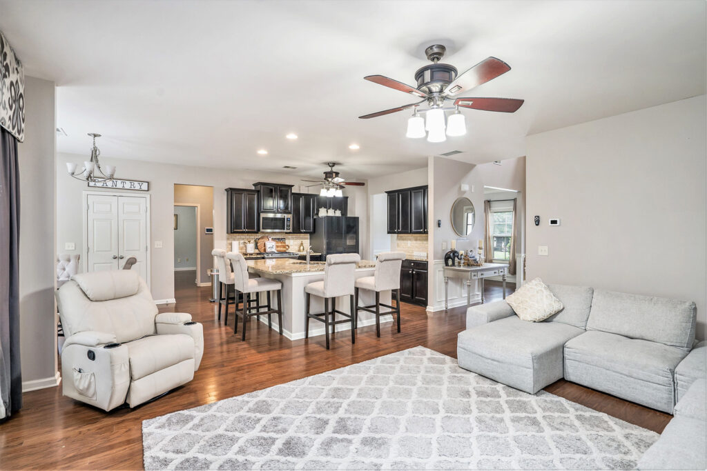 005_230_haleys_court_0007_124