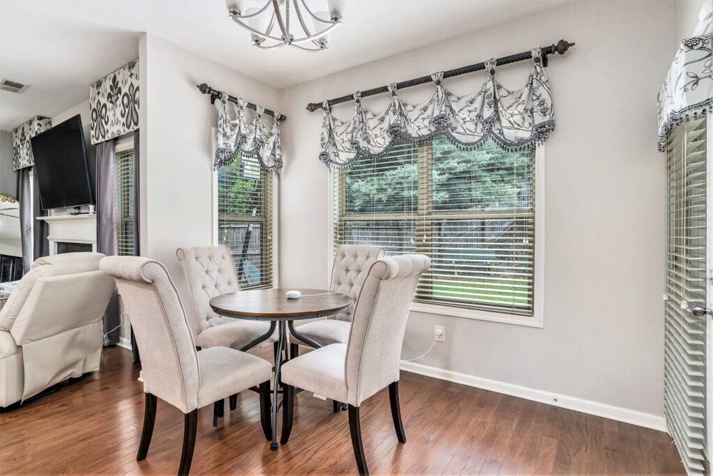 007_230_haleys_court_0019_844