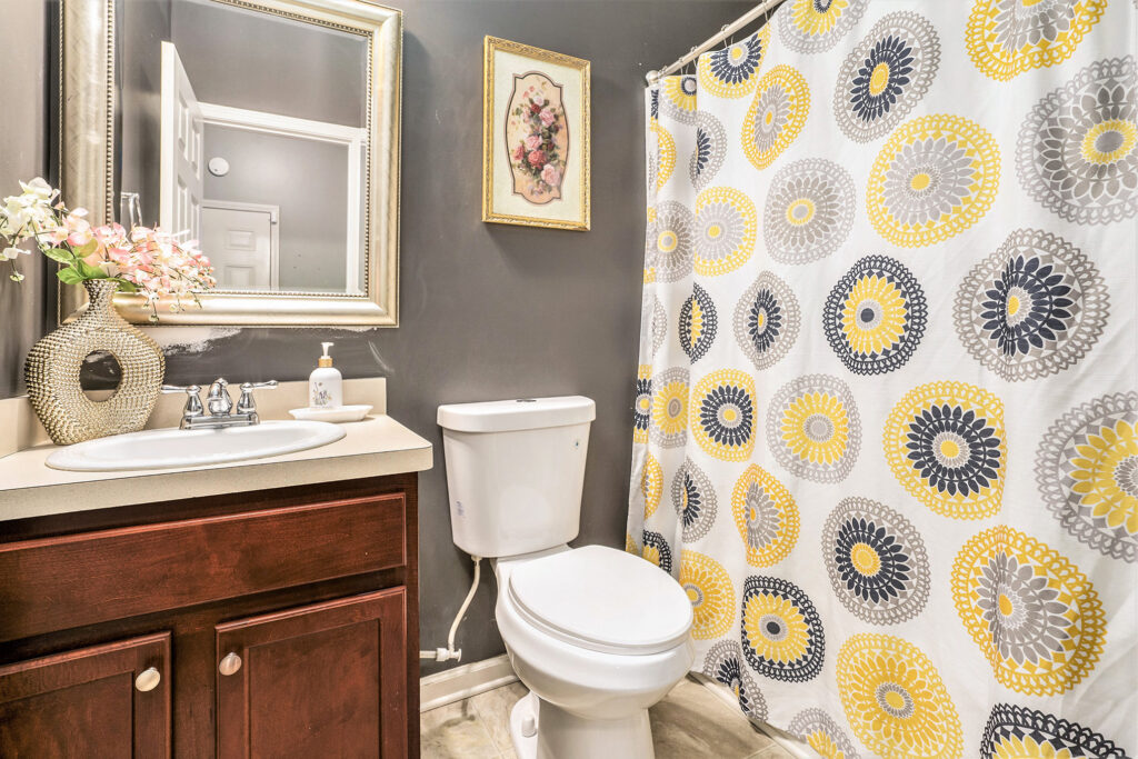 013_230_haleys_court_0031_740