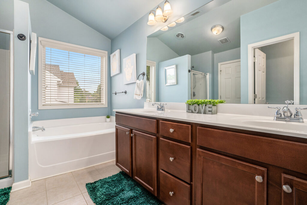 017_230_haleys_court_0055_483