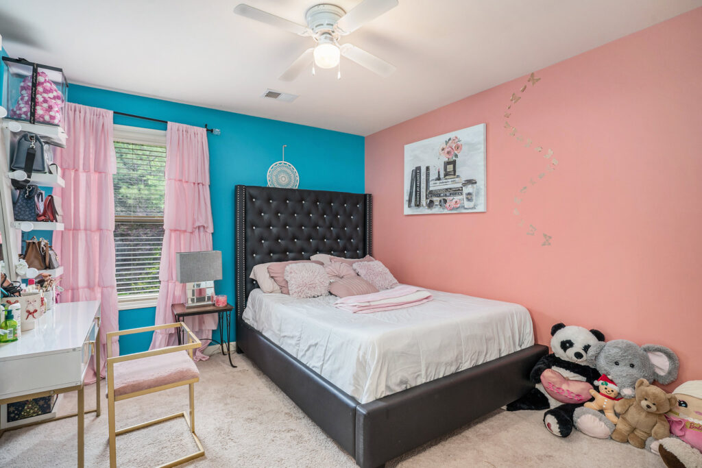 021_230_haleys_court_0043_736